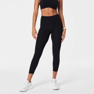 NWT Women’s Spanx Booty Boost 7/8 legging, black, medium